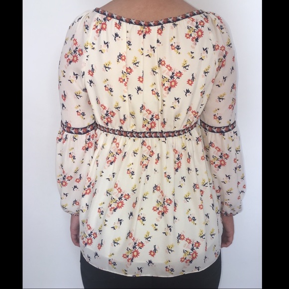 Flowered Top - Picture 3 of 3